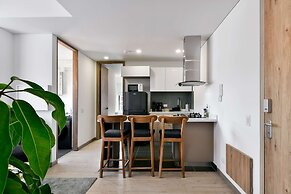 w Illustrious 2BR w Street View in Chapinero