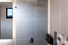 w Illustrious 2BR w Street View in Chapinero