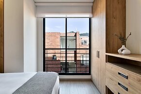 w Illustrious 2BR w Street View in Chapinero