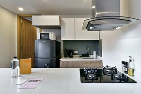 w Illustrious 2BR w Street View in Chapinero