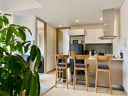 w Illustrious 2BR w Street View in Chapinero