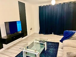 Cozy Barking Retreat - 2 Bedrooms