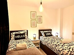 Cozy Barking Retreat - 2 Bedrooms