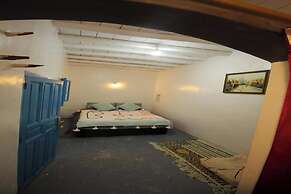 Asarag Lodge Mirlft Centre