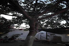 Asarag Lodge Mirlft Centre