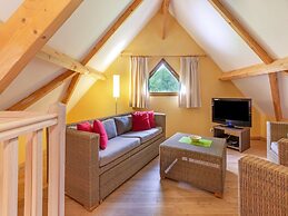 Comfortable Holiday Home With Swimming Pool