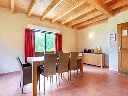 Comfortable Holiday Home With Swimming Pool