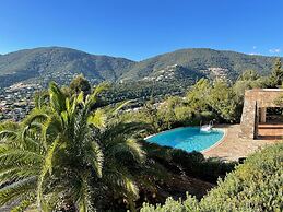 Sea-view Villa in Cavalaire sur Mer