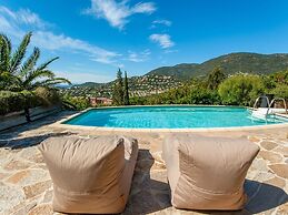 Sea-view Villa in Cavalaire sur Mer