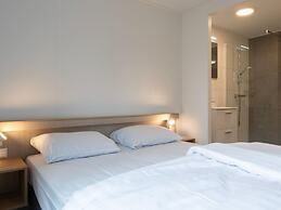 Nice Tiny House With air Conditioning, on a Holiday Park, 12 km. From 