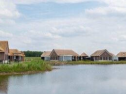 Nice Tiny House With air Conditioning, on a Holiday Park, 12 km. From 