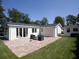 Nice Chalet Near the Golf Course in a Holiday Park