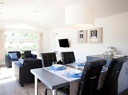 Nice Chalet Near the Golf Course in a Holiday Park