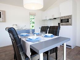 Nice Chalet Near the Golf Course in a Holiday Park