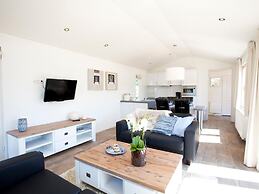 Nice Chalet Near the Golf Course in a Holiday Park