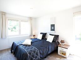 Nice Chalet Near the Golf Course in a Holiday Park