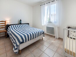 Spacious Holiday Home in Aigues Vives