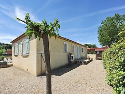 Spacious Holiday Home in Aigues Vives