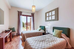 Aphrodite Hills Junior J032