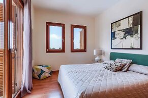 Aphrodite Hills Junior J032