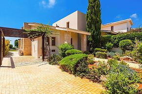 Aphrodite Hills Junior J032