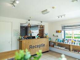 Comfy Chalet With Cooking Island in Limburg