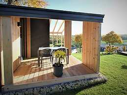 Comfy Chalet With Cooking Island in Limburg