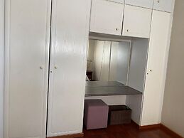 Luxurious 4 bed With Pool in Helensvale - 2255