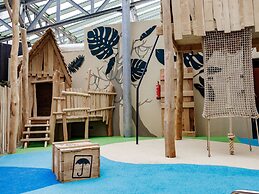 Nice Lodge With Sauna in a Natural Resort