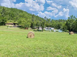 Renovated Farmhouse in Soturac With Pool