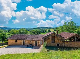 Renovated Farmhouse in Soturac With Pool