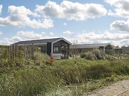 Modern Chalet With Terrace Near Rockanje