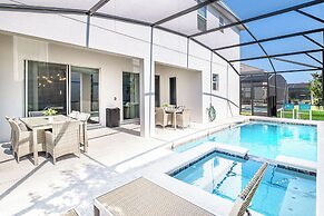 UpstaySleeps26PrivatePoolHotTubCinemaG