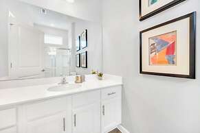 UpstaySleeps26PrivatePoolHotTubCinemaG