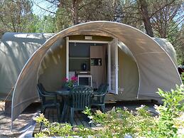 Glamping Tent With a View of Lake Trasimeno