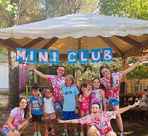 Glamping Tent With a View of Lake Trasimeno