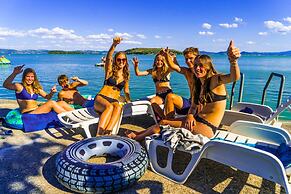 Glamping Tent With a View of Lake Trasimeno