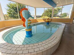 Modern Chalet With two Bathrooms, in a Holiday Park at 1.5 km. From th