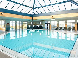 Modern Chalet With two Bathrooms, in a Holiday Park at 1.5 km. From th