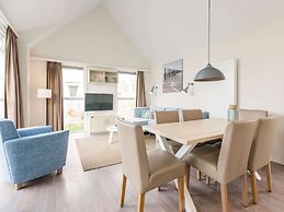 Modern Chalet With two Bathrooms, in a Holiday Park at 1.5 km. From th