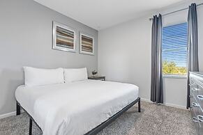 UpstaySpaciousHomePoolHotTubSleeps27