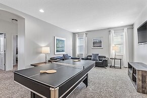 UpstaySpaciousHomePoolHotTubSleeps27