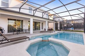 UpstaySpaciousHomePoolHotTubSleeps27