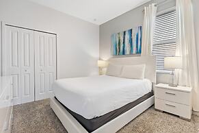 UpstaySpaciousHomePoolHotTubSleeps27