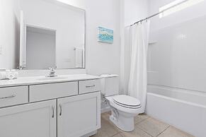 UpstaySpaciousHomePoolHotTubSleeps27