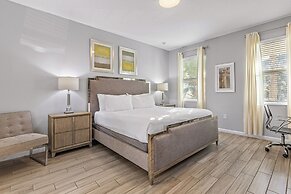 UpstaySpaciousHomePoolHotTubSleeps27