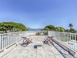 Delightful Apartment in Saint Tropez With Swimming Pool