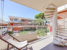 Delightful Apartment in Saint Tropez With Swimming Pool