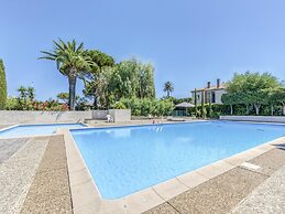 Delightful Apartment in Saint Tropez With Swimming Pool