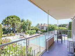 Delightful Apartment in Saint Tropez With Swimming Pool
